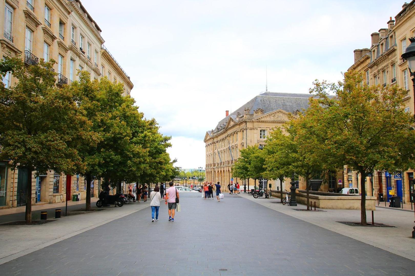 Guestready - Sunny Attic Apt Near Grand Theatre Bordeaux Exteriör bild