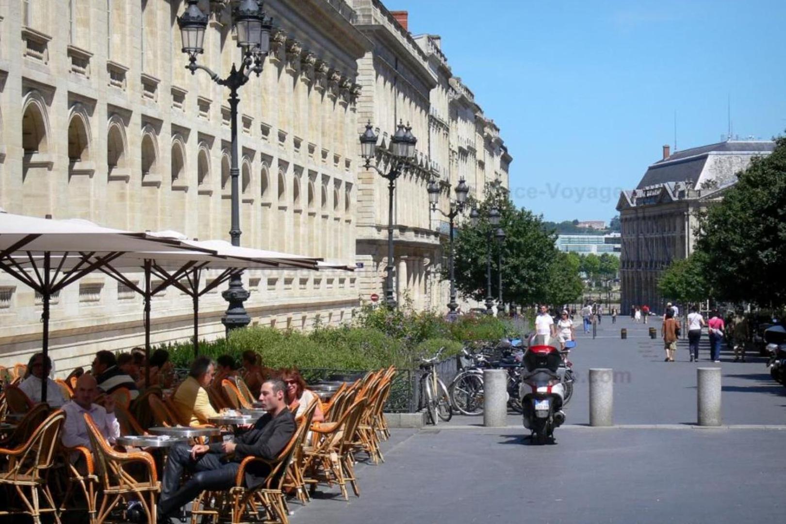 Guestready - Sunny Attic Apt Near Grand Theatre Bordeaux Exteriör bild